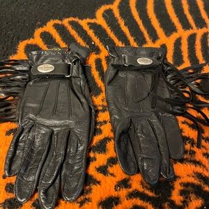 Harley Davidson leather gloves with fringe.Size large